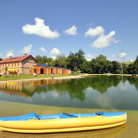 Rekreacni Areal Dvur Honetice Hotel ภายนอก รูปภาพ