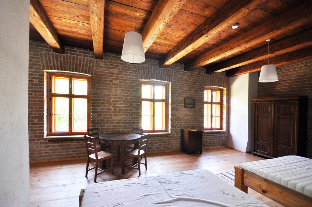 Rekreacni Areal Dvur Honetice Hotel ภายนอก รูปภาพ